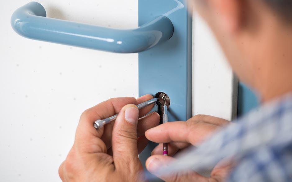 changer le barillet d'une porte Morienval